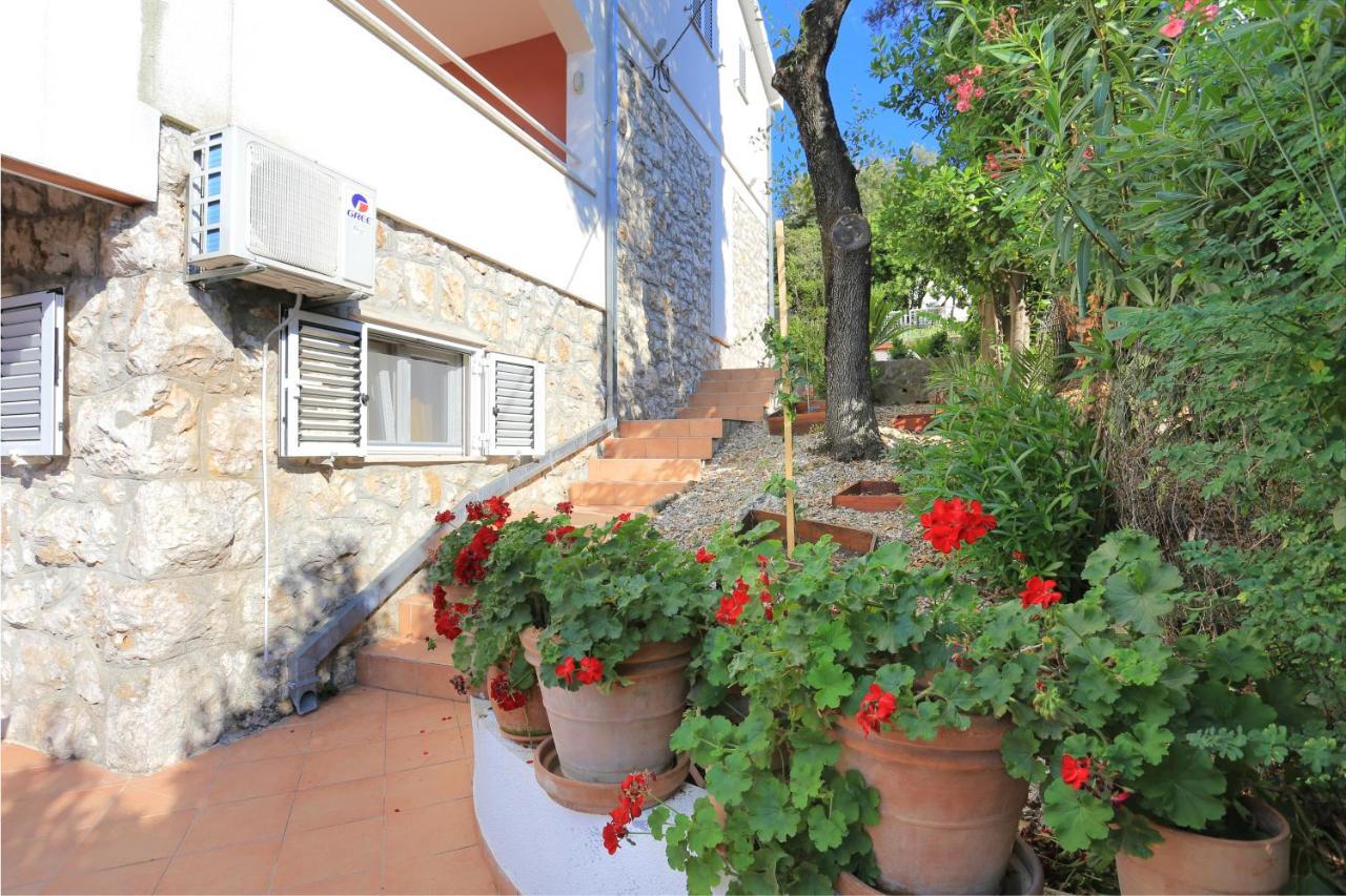 Apartments By The Sea Seget Vranjica, Trogir - 13771 מראה חיצוני תמונה