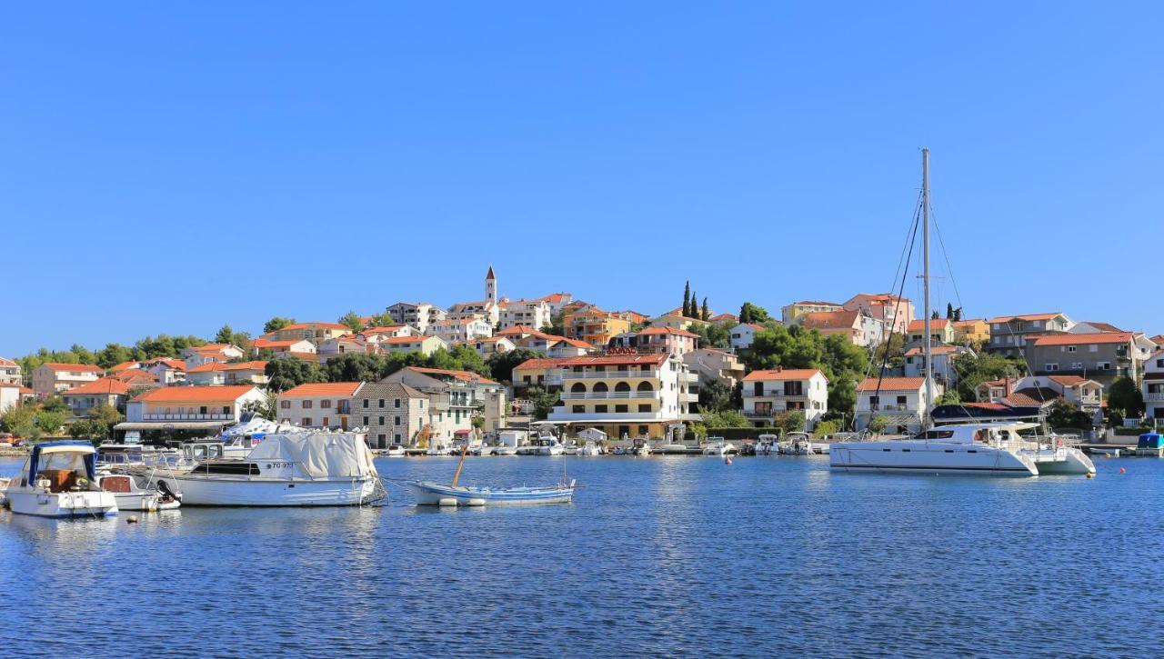 Apartments By The Sea Seget Vranjica, Trogir - 13771 מראה חיצוני תמונה