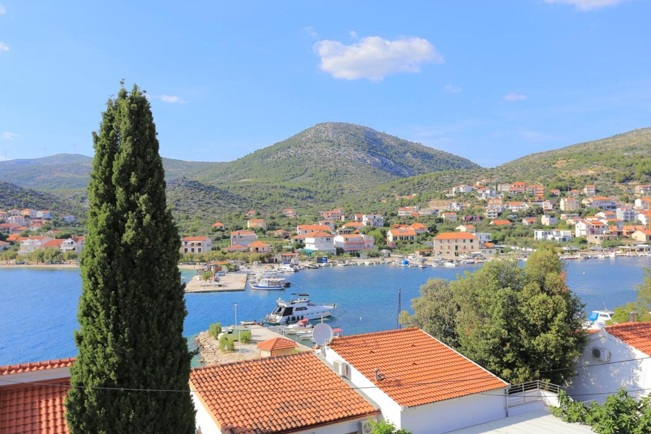 Apartments By The Sea Seget Vranjica, Trogir - 13771 מראה חיצוני תמונה