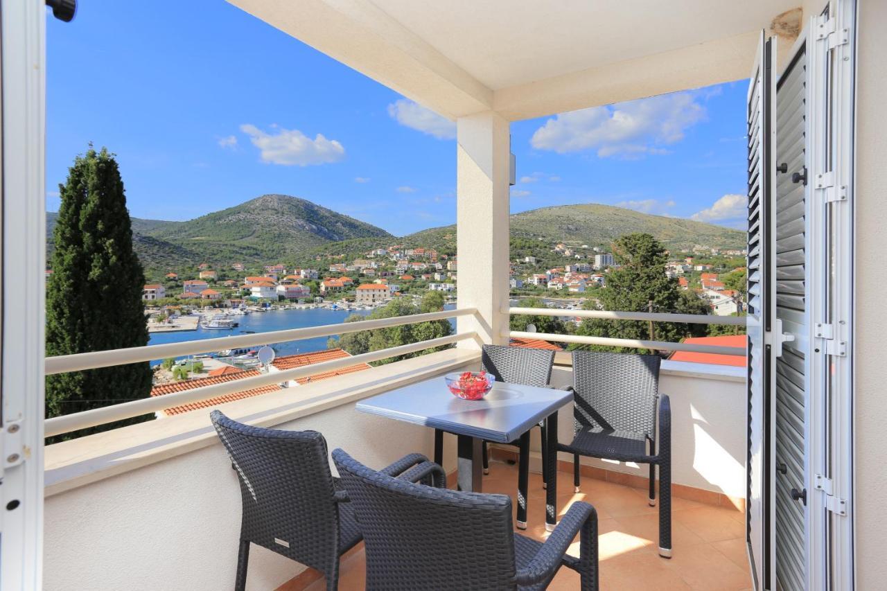 Apartments By The Sea Seget Vranjica, Trogir - 13771 מראה חיצוני תמונה
