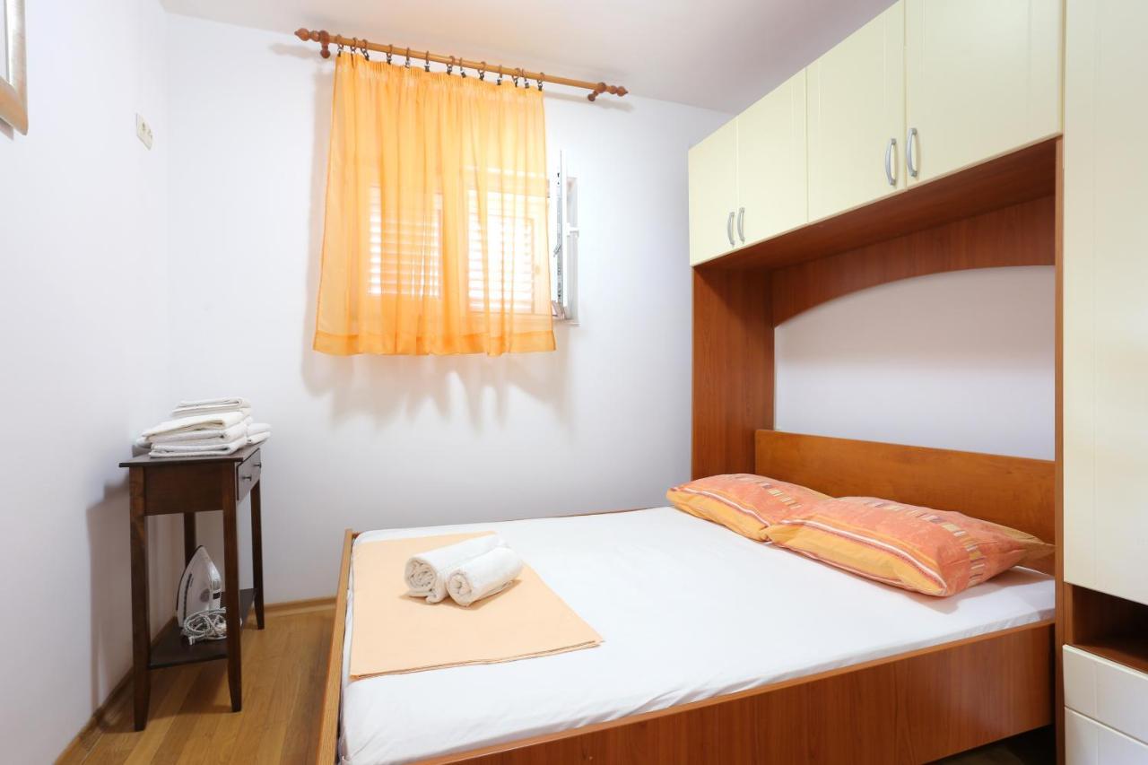 Apartments By The Sea Seget Vranjica, Trogir - 13771 מראה חיצוני תמונה