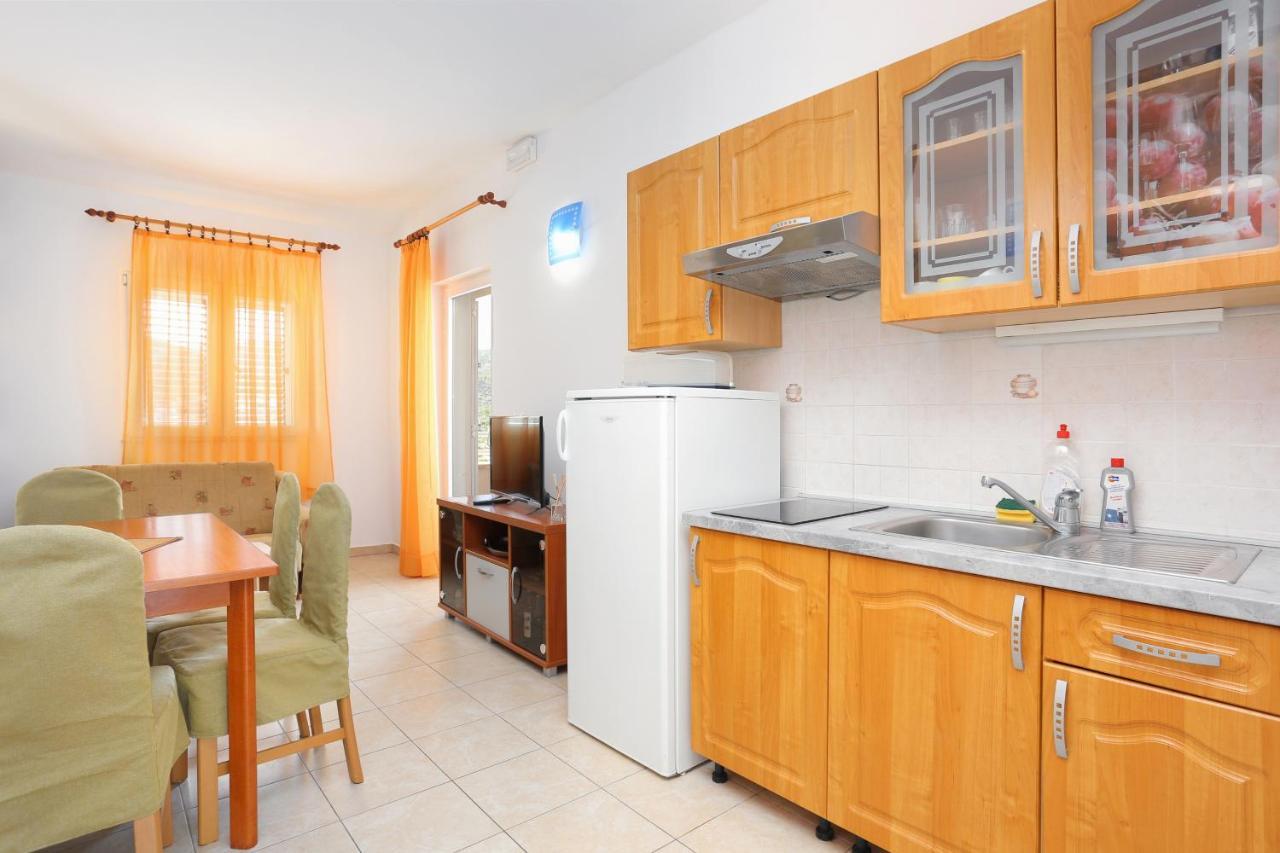 Apartments By The Sea Seget Vranjica, Trogir - 13771 מראה חיצוני תמונה