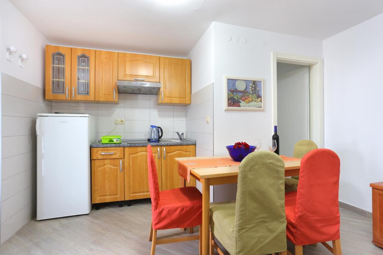Apartments By The Sea Seget Vranjica, Trogir - 13771 מראה חיצוני תמונה