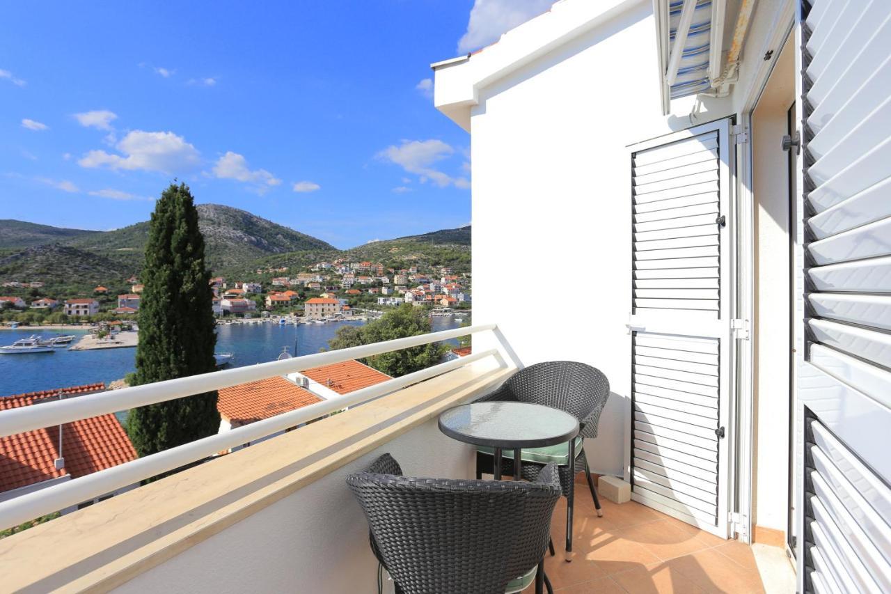 Apartments By The Sea Seget Vranjica, Trogir - 13771 מראה חיצוני תמונה