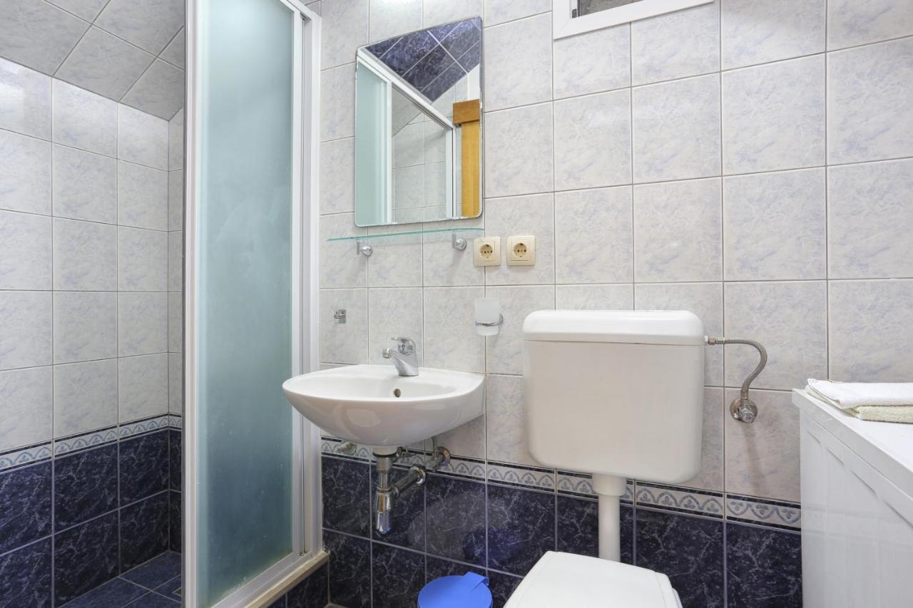 Apartments By The Sea Seget Vranjica, Trogir - 13771 מראה חיצוני תמונה