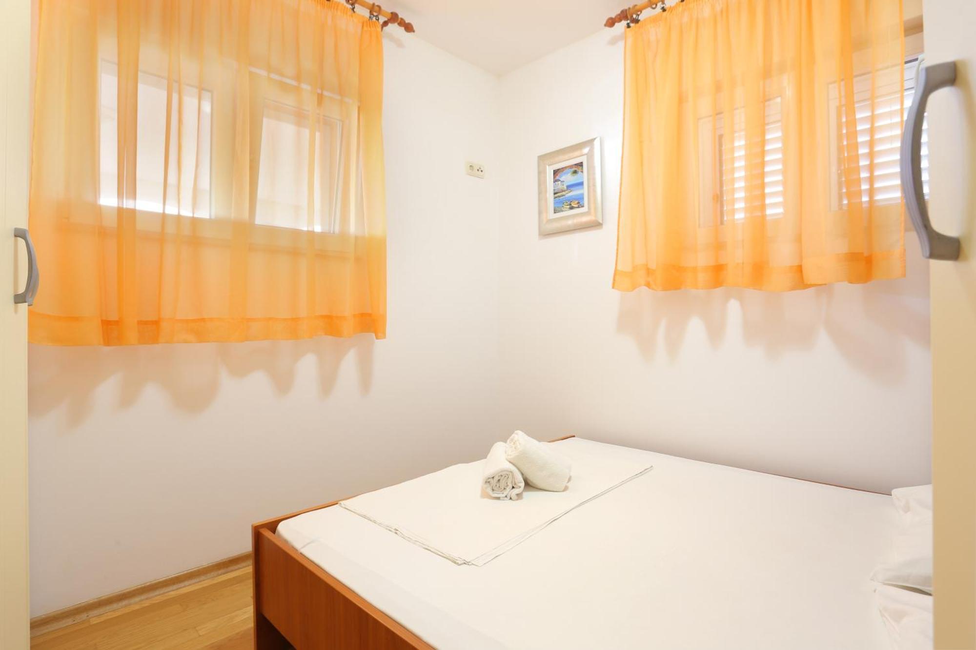 Apartments By The Sea Seget Vranjica, Trogir - 13771 חדר תמונה