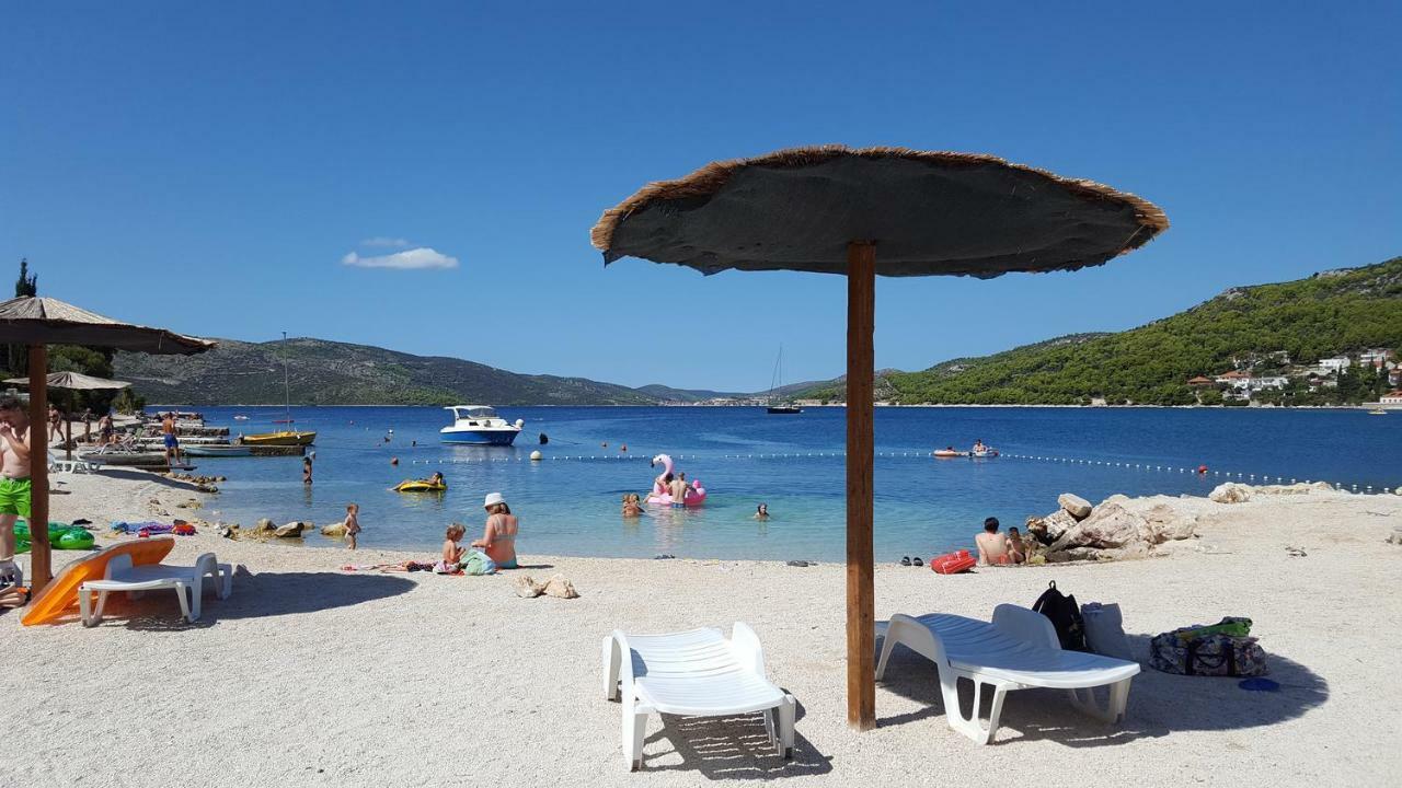 Apartments By The Sea Seget Vranjica, Trogir - 13771 מראה חיצוני תמונה